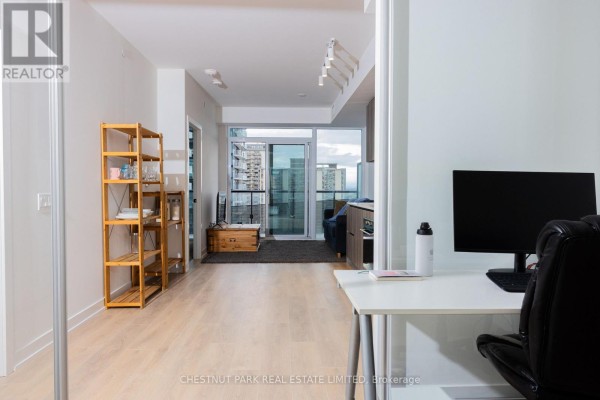 1807 - 117 Broadway Avenue, Toronto, ON M4P1V3 Photo 4