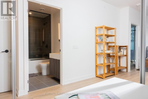 1807 - 117 Broadway Avenue, Toronto, ON M4P1V3 Photo 5