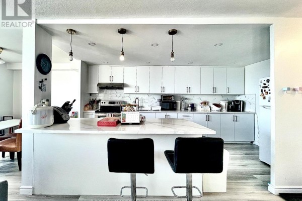 1807 - 270 Palmdale Drive, Toronto, ON, photo 3