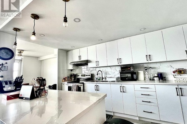 1807 - 270 Palmdale Drive, Toronto, ON M1T3N8 Photo 5