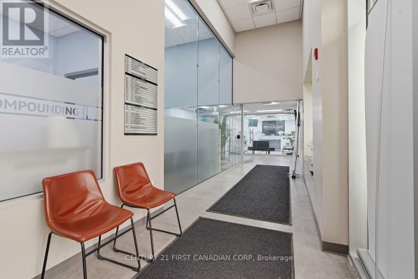 1807 Wonderland Road N, London North, ON, photo 3