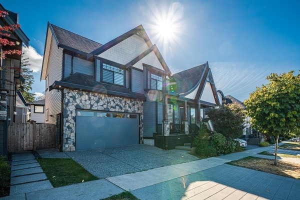 18070 67 Avenue, Surrey, BC V3S8C3 Photo 2