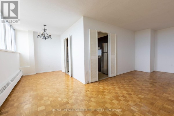 Living room - 1808 - 161 Oakwood Avenue, Toronto, ON M6E2V2 Photo 2