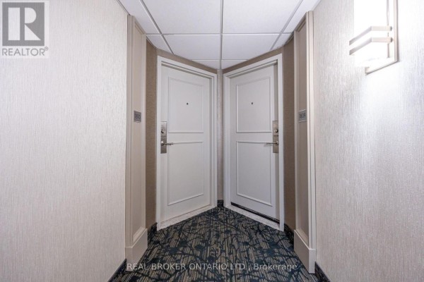 Dining room - 1809 - 1333 Bloor Street, Mississauga, ON L4Y3T6 Photo 2
