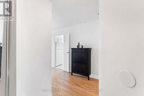 Eating area - 1809 - 3077 Weston Road, Toronto, ON M9M3A1 Photo 3