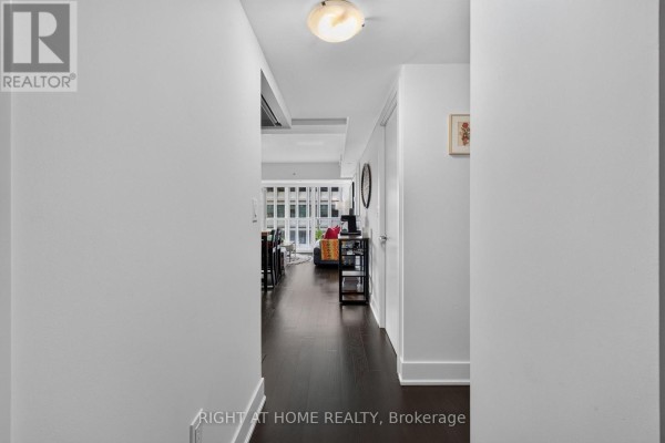 1809 - 955 Bay Street, Toronto, ON, photo 2