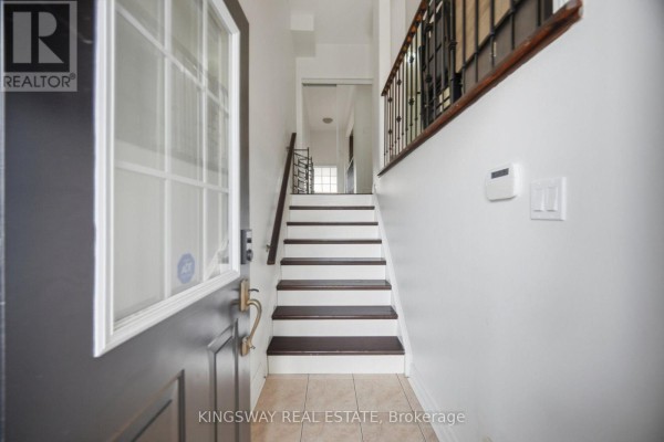 Kitchen - 181 - 601 Soreline Drive, Mississauga, ON L5B4K2 Photo 3