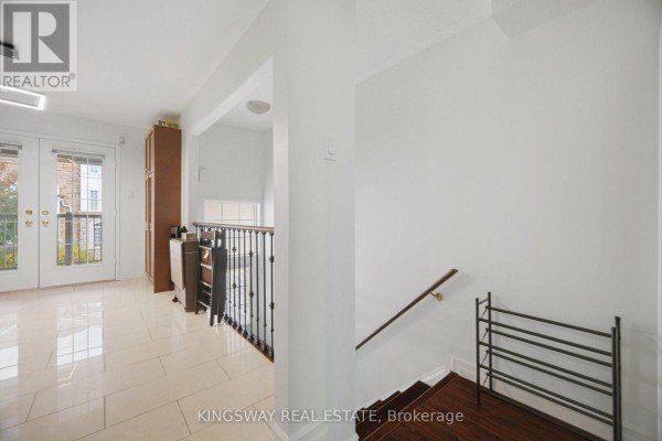 Primary Bedroom - 181 - 601 Soreline Drive, Mississauga, ON L5B4K2 Photo 5