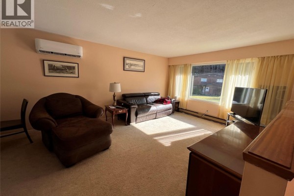 Living room - 181 Boston Rd, Tahsis, BC V0P1X0 Photo 3