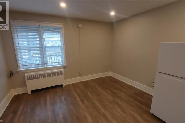 181 King Street E Unit# 8, Kitchener, ON N2G2K8 Photo 4