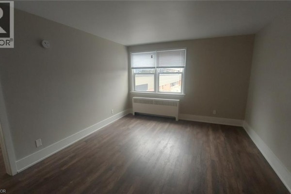 Bedroom - 181 King Street E Unit# 9, Kitchener, ON N2G2K8 Photo 2