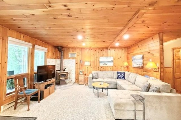 181 Meadow View Drive, Onanole, MB R0J1N0 Photo 2