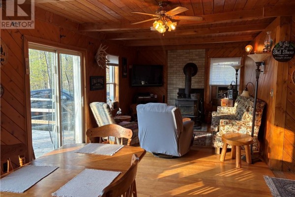 Living room - 181 Otter Lake Road, M Chigeeng, ON P0P1G0 Photo 3