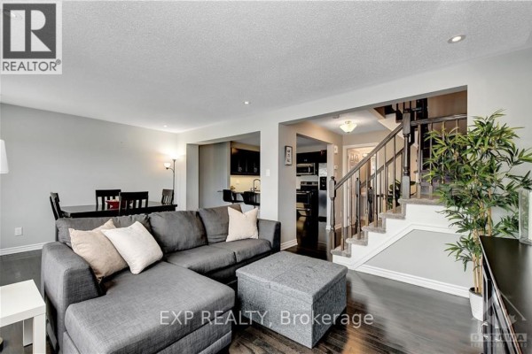 Living room - 181 Par-la-ville Circle, Ottawa, ON K2S0T6 Photo 5