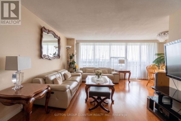 Kitchen - 1810 - 11 Wincott Drive, Toronto, ON M9R2R9 Photo 4