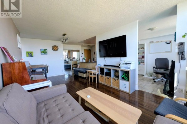 Kitchen - 1810 - 509 Beecroft Road, Toronto, ON M2N0A3 Photo 3