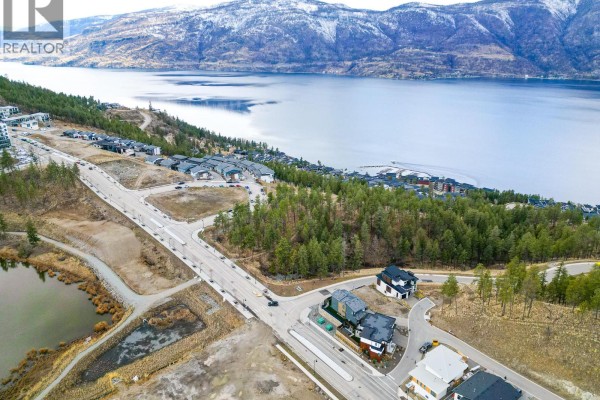 1810 Hilltop Crescent, Kelowna, BC, photo 2