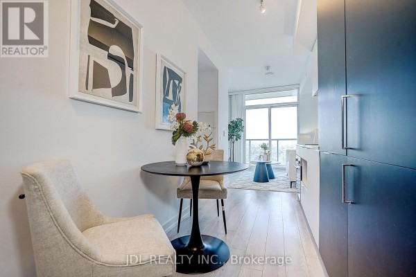 1811 - 33 Helendale Avenue, Toronto, ON, photo 3