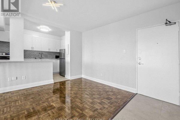 Kitchen - 1811 - 377 Ridelle Avenue, Toronto, ON M6B1K2 Photo 3