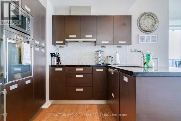 1811 - 90 Park Lawn Road, Toronto, ON M8Y0B6 Photo 5