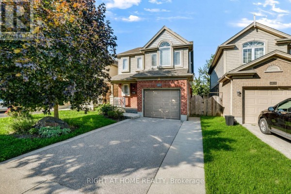 1811 Rollingacres Drive, London North