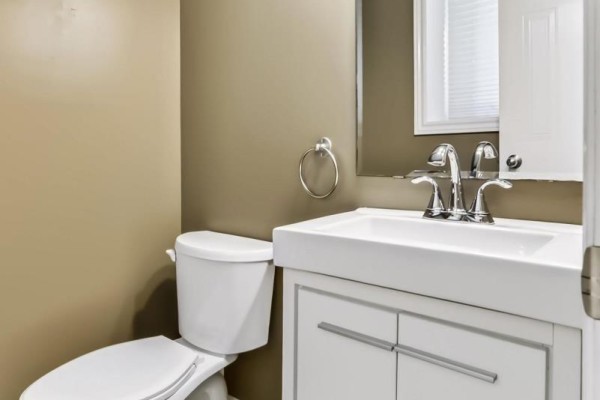 Bathroom - 1811 Rollingacres Drive, London North, ON N5X4K4 Photo 5