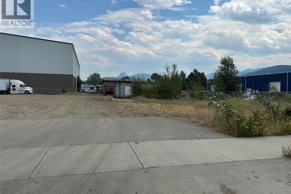 1811 Shuswap Avenue, Lumby, BC V0E2G0 Photo 5