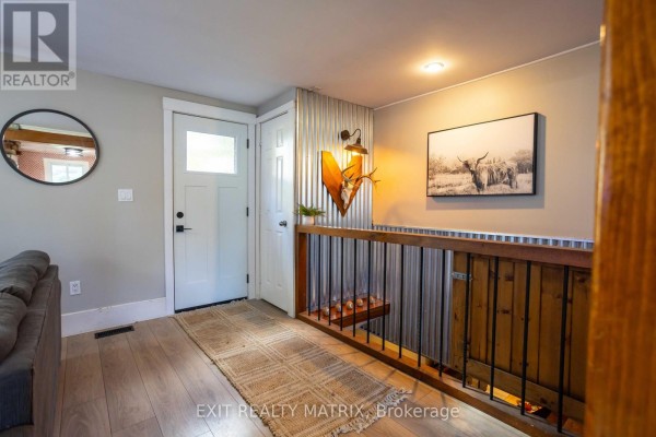 Living room - 18113 Glen Falloch Road, South Glengarry, ON K0C1S0 Photo 4