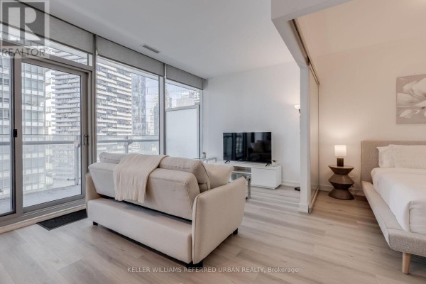 Kitchen - 1812 - 14 York Street, Toronto, ON M5J0B1 Photo 3