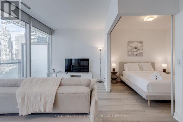 Den - 1812 - 14 York Street, Toronto, ON M5J0B1 Photo 5