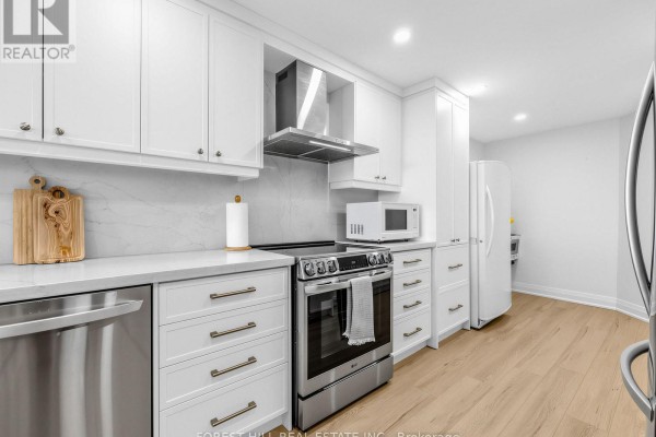1812 - 236 Albion Road, Toronto, ON, photo 2
