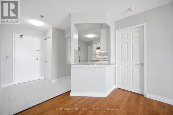 Primary Bedroom - 1812 - 3605 Kariya Drive, Mississauga, ON L5B3J4 Photo 5