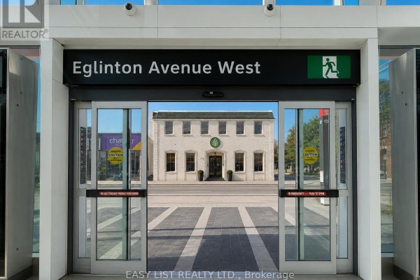 1812 Eglinton Avenue, Toronto, ON M6E2H6 Photo 2