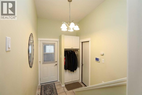Kitchen - 1812 Lakemount Boulevard S, Lethbridge, AB T1K3R6 Photo 5