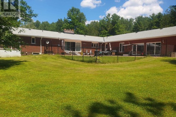 Kitchen - 1814 County Rd 8, Kawartha Lakes, ON K0M1A0 Photo 2