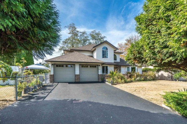 18156 Claytonwood Crescent, Surrey