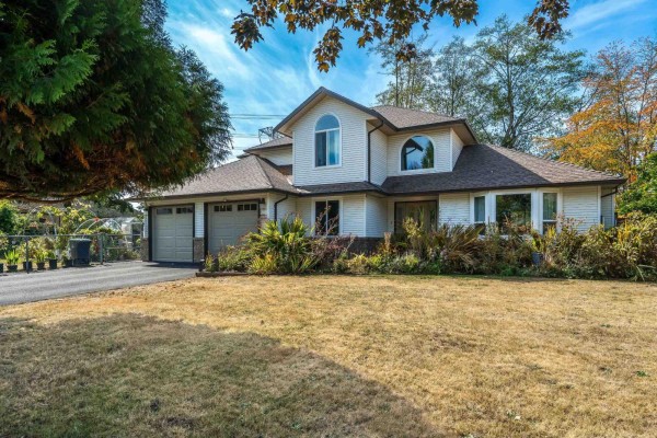 18156 Claytonwood Crescent, Surrey, BC V3S7T5 Photo 2