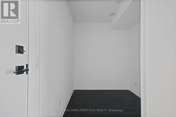 1816 - 319 Jarvis Street, Toronto, ON M5B2C2 Photo 4
