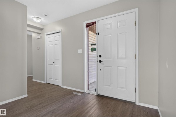 1816 36 Av Nw, Edmonton, AB, photo 2
