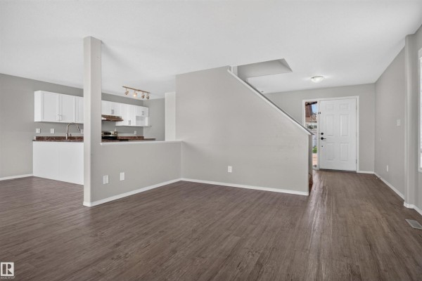 1816 36 Av Nw, Edmonton, AB T6T1S8 Photo 5