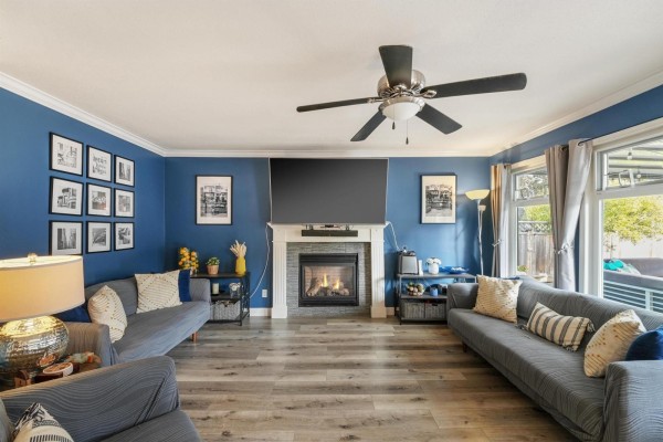 18166 Claytonhill Drive, Surrey, BC V3S7N6 Photo 5