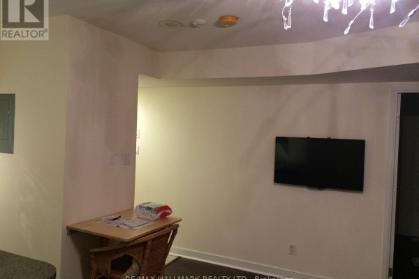 Kitchen - 1817 - 650 Queens Quay W, Toronto, ON M5V3T1 Photo 3