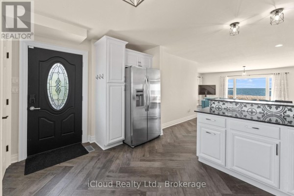 18172 Erie Shore Drive, Chatham Kent, ON N0P1A0 Photo 3