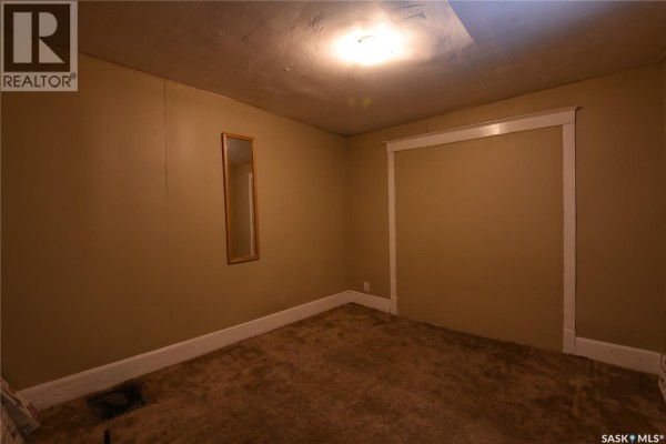 Enclosed porch - 1818 Ottawa Street, Regina, SK S4P1P4 Photo 5