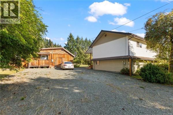 1818 Sachts Rd, Sayward
