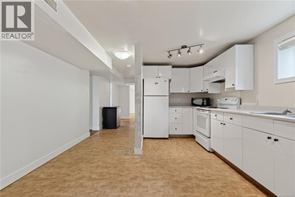 Laundry room - 1819 Dunnett Cres, Saanich, BC V8N2P4 Photo 4