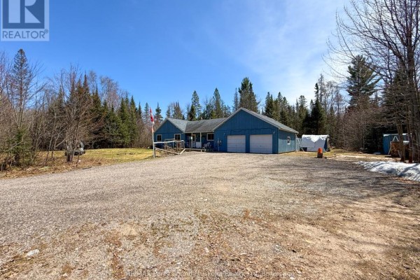 1819 Machar Strong Boundary Road W, Strong, ON, photo 3