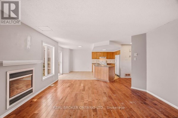 182 Annapolis Circle, Ottawa, ON K1V1Z1 Photo 5