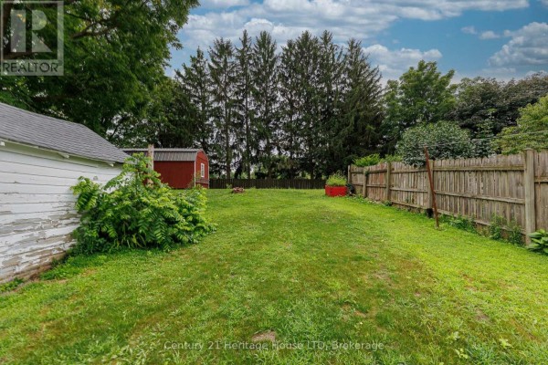 Bedroom - 182 Bertie Street, Fort Erie, ON L2A1Z1 Photo 5