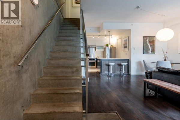 182 E 17th Avenue, Vancouver, BC V5V1A4 Photo 4